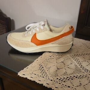 Women's  Nike Waffle Debut Vintage